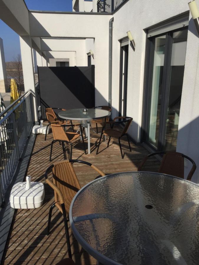 Appartements Am Hafen Zwenkau Exteriör bild