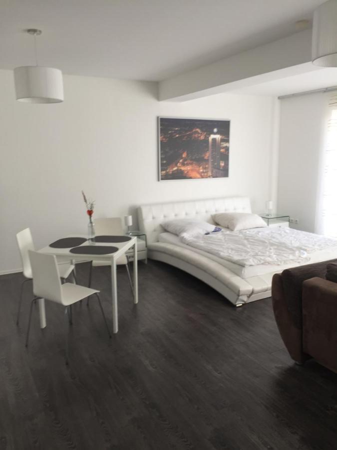 Appartements Am Hafen Zwenkau Exteriör bild